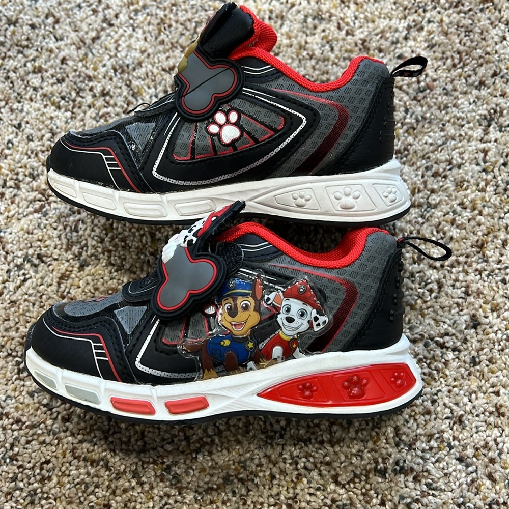 Boys Paw Patrol light up shoes size 8
